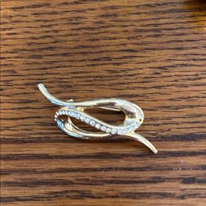 Elegant Gold and Silver Women's Brooch